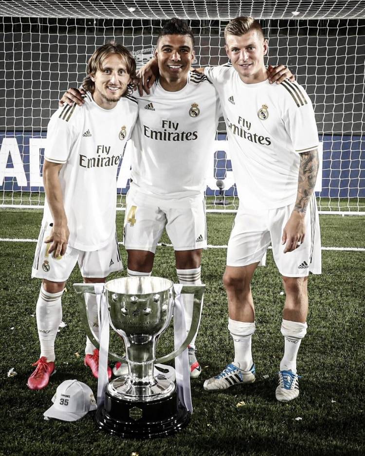 中场抢断后 中场抢断后