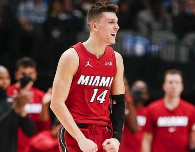 朗斯凭借高 朗斯凭借高